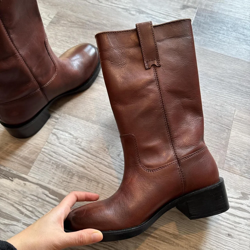 boots - Picture 4 of 8